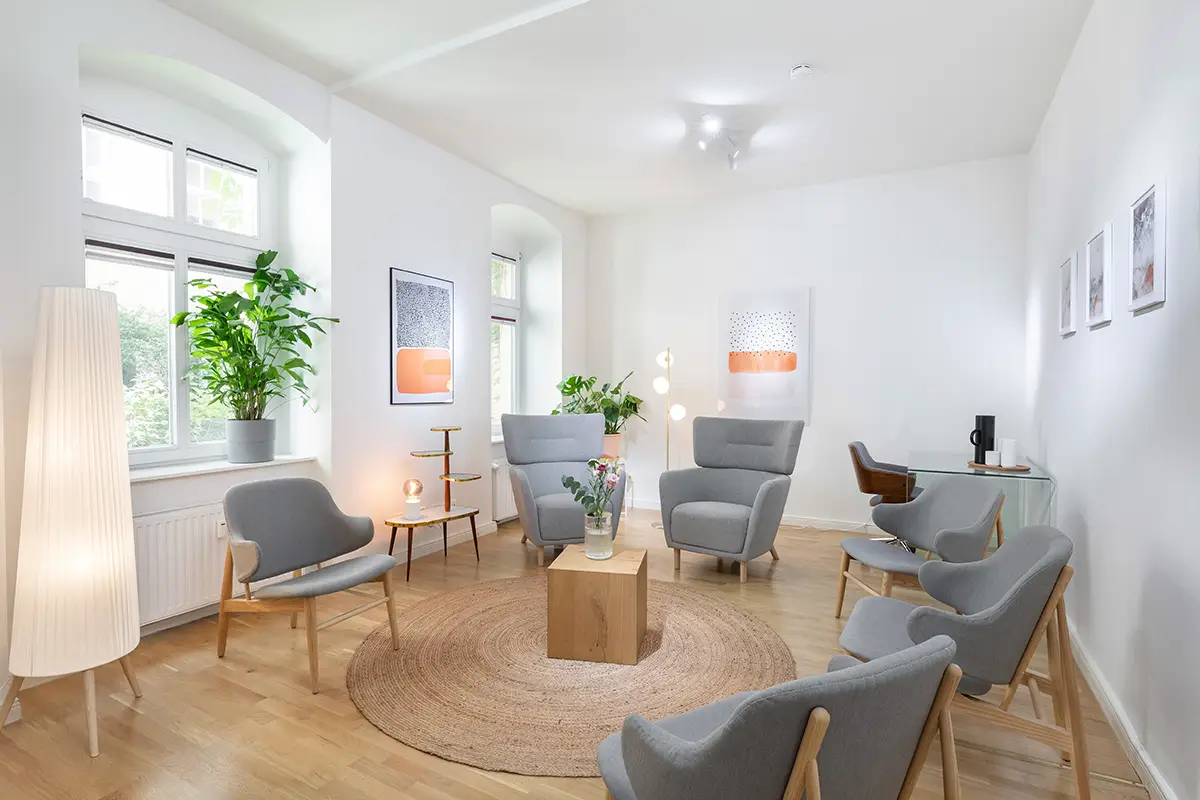 Praxis-Marcelina-Suenderhauf-Praxisraum